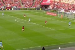 運(yùn)氣太差了！懷特?cái)嗲蛐〗嵌韧粕淇臻T(mén)擊中立柱！