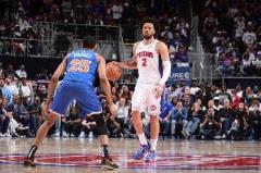 未來屬于你！CC關(guān)鍵時刻手軟送分，全場25+10+10卻7次失誤！