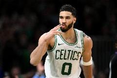 季后賽勝場數(shù)統(tǒng)計(jì)：綠軍71勝，塔圖姆70勝，勇士54勝