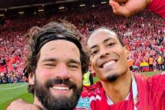 感謝庫(kù)鳥(niǎo)！1.35億換得阿利森與范迪克，兩朝元老英超雙冠王