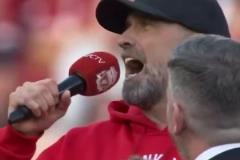 不負(fù)眾望！克洛普卸任時(shí)帶頭高唱斯洛特之歌，這賽季利物浦提前奪冠