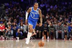 小凱文-波特半場高效表現(xiàn) 單節(jié)12分引領(lǐng)球隊進(jìn)攻