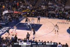 麥丹暴打東契奇面部并命中三分，賽后怒噴垃圾話：“快tm爬起來吧！”