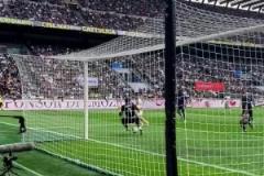 國(guó)米三冠王夢(mèng)要碎了，麥克托米奈雙響踢碎小因扎吉的夢(mèng)~