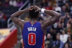 杜倫拼盡全力：5中3砍6分17板4助2帽 板數(shù)創(chuàng)個人新高