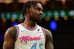 奇兵！小米切爾首輪場均15分6.3助攻，得分近常規(guī)賽兩倍今夏合同到期