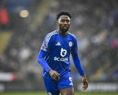 記者：萊斯特城與恩迪迪簽約含900萬(wàn)鎊降級(jí)條款，英超與沙特聯(lián)均表達(dá)興趣