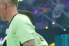 克羅斯擔任裁判執(zhí)法偶像聯(lián)賽！他若堅守伯納烏，皇馬怎會陷入困境