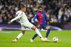 拉姆贊亞馬爾：他令人驚嘆，防守需預(yù)判他的動(dòng)作，讓他多用逆足