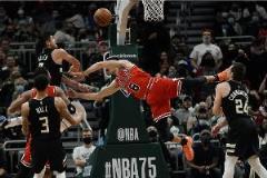 雄鹿奪冠后四年僅贏一輪系列賽，運氣真的用完了？