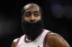 哈登上半場狀態(tài)低迷4中2僅得6分 正負(fù)值-11