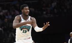 考辛斯怒斥小賈倫背打不行，稱卡魯索不可接受，對(duì)手會(huì)認(rèn)為他軟弱