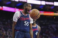 傷退！小德里克-瓊斯6投3得7分 末節(jié)離場(chǎng)