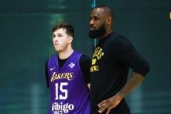 湖人官方發(fā)布訓(xùn)練照：背水一戰(zhàn)，回歸主場