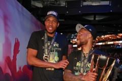 毒藥？前兩屆杯賽冠軍湖人與雄鹿均在季后賽止步首輪1-4出局