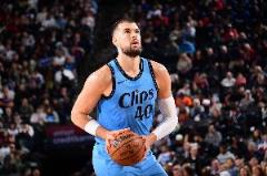 祖巴茨半場高效發(fā)揮，8投5中貢獻13分1籃板1助攻1封蓋