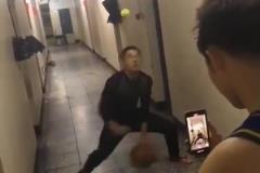 這是哪個學(xué)校，你們不要再內(nèi)涵恩比德啦！