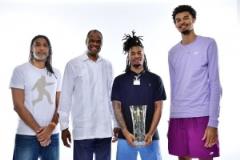 傳奇與新時(shí)代：馬刺官方發(fā)布隊(duì)史四位ROY同框照