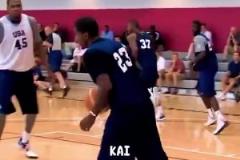 你覺得歐文是以前打球更騷還是現(xiàn)在？