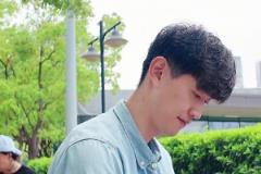 高雅亮潔！低調(diào)謙遜的顏駿凌?給人一種鄰家大男孩的感覺