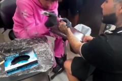 眾所周知打球只是我的副業(yè)！三球這紋身技術(shù)不賴啊