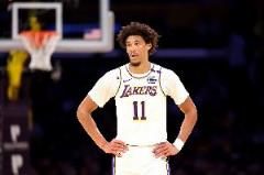 海斯：防守端進(jìn)步顯著，我已適應(yīng)高水平比賽