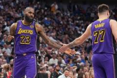 詹姆斯：東契奇加入后我們?nèi)孕韪鄷r間磨合