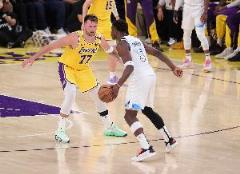 末節(jié)逆轉(zhuǎn)！湖人第三節(jié)31-22森林狼一度反超