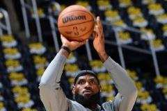 懸崖邊緣：媒體曝光詹姆斯G5賽前入場及熱身 看勒布朗如何準(zhǔn)備決戰(zhàn)