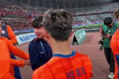 三哥?；丶铱纯矗≥锟￠h以最低調的方式謝場