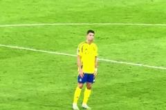 倍感自責(zé)！最后時刻錯失絕平！C羅賽后自言自語重復(fù)射門動作！