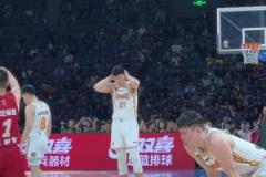 主場(chǎng)壓迫感！劉傳興被派上場(chǎng)，遭全場(chǎng)北京球迷“XX問候”