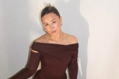 布克深夜街頭緊摟美艷女郎，又分了？