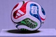 2026年世界杯官方用球“Trionda”正式揭曉，采用紅綠藍(lán)三色設(shè)計(jì)