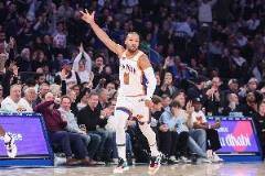 首節(jié)轟出15分！布倫森9中7高效開局力撐球隊(duì)