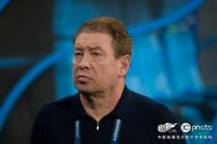 斯盧茨基：比賽膠著，把握機會者勝出