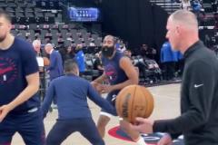 背水一戰(zhàn)！哈登賽前熱身連中三分 本場(chǎng)能否觸底反彈？