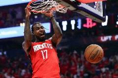 攻防俱佳！伊森上半場(chǎng)4投3得8分2籃板1助攻3搶斷1蓋帽