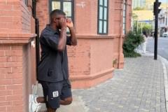 法比奧曬花園照：專注自己的綠意，何需羨慕他人草色？