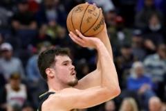 波斯特三節(jié)5犯仍貢獻(xiàn)5分1板2助1斷展現(xiàn)拼勁