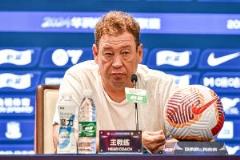 滬媒：斯盧茨基換人策略平平，未對蓉城作出針對性調(diào)整