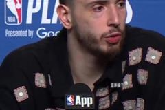 申京真不容易啊，第一次打季后賽搞得鼻青臉腫的！