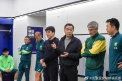 董事長(zhǎng)周金輝：擔(dān)心的是你們打中下游球隊(duì)，今年打三鎮(zhèn)就是例子