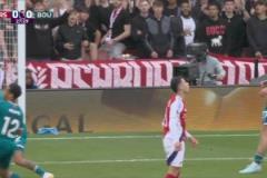 錯(cuò)失良機(jī)！薩卡禁區(qū)內(nèi)回敲，馬丁內(nèi)利無(wú)人盯防低射偏出！