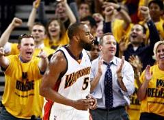 18年前今日：勇士4-2力克67勝小牛，創(chuàng)造“黑八”奇跡！