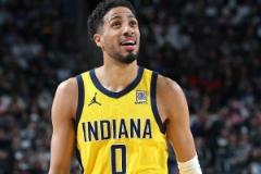 哈利伯頓半場高效輸出：6投4中三分1中貢獻(xiàn)9分6助攻0失誤