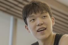 媒體人：瀚森休息日獨自在公寓體能房保持狀態(tài) 明早正式開啟集訓