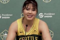 李月汝與最愛球員和老隊友重聚，談適應(yīng)新球隊感受