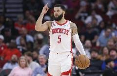 范弗里特垃圾時(shí)間進(jìn)倆三分，13投6中砍下17+7