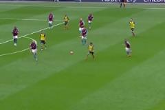 重情重義！巴蒂世界波攻破紫百合球門拒絕慶祝